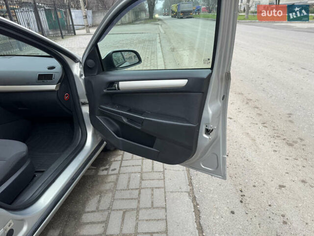 Сірий Опель Астра, об'ємом двигуна 1.6 л та пробігом 152 тис. км за 6000 $, фото 43 на Automoto.ua