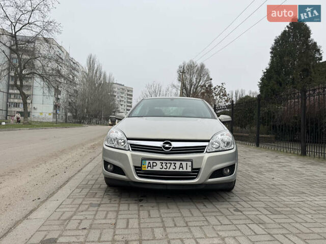 Сірий Опель Астра, об'ємом двигуна 1.6 л та пробігом 152 тис. км за 6000 $, фото 1 на Automoto.ua