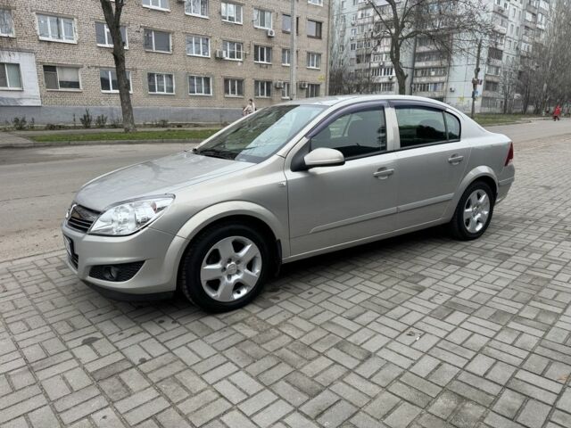 Серый Опель Астра, объемом двигателя 1.6 л и пробегом 152 тыс. км за 6000 $, фото 4 на Automoto.ua