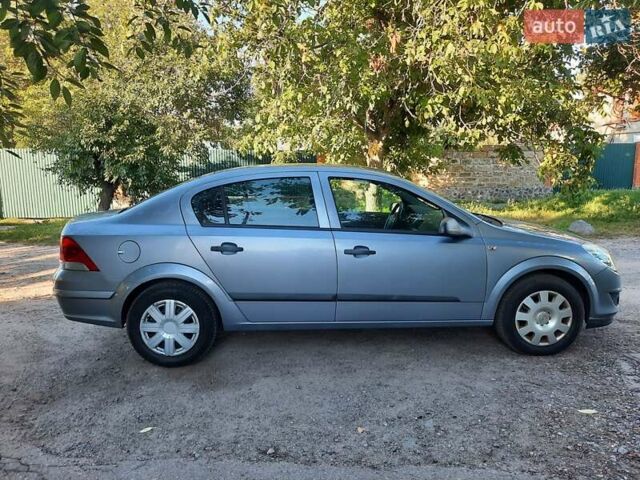 Серый Опель Астра, объемом двигателя 1.6 л и пробегом 117 тыс. км за 5550 $, фото 20 на Automoto.ua