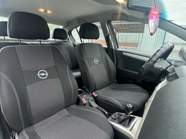 Серый Опель Астра, объемом двигателя 1.8 л и пробегом 181 тыс. км за 5700 $, фото 19 на Automoto.ua