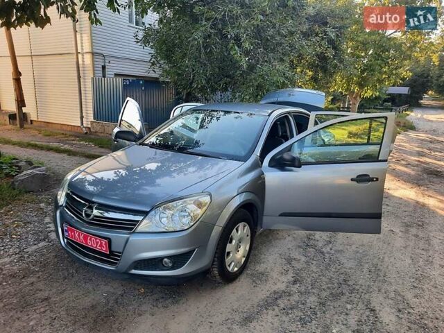 Серый Опель Астра, объемом двигателя 1.6 л и пробегом 117 тыс. км за 5550 $, фото 60 на Automoto.ua