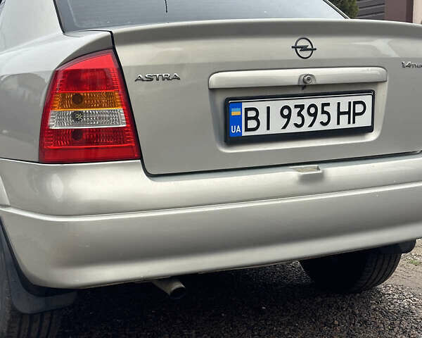 Сірий Опель Астра, об'ємом двигуна 1.4 л та пробігом 218 тис. км за 4000 $, фото 6 на Automoto.ua