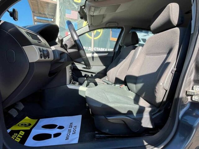 Серый Опель Астра, объемом двигателя 1.6 л и пробегом 212 тыс. км за 5750 $, фото 14 на Automoto.ua