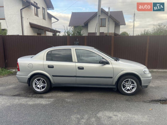 Серый Опель Астра, объемом двигателя 1.4 л и пробегом 104 тыс. км за 3900 $, фото 1 на Automoto.ua