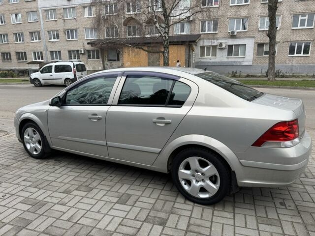 Серый Опель Астра, объемом двигателя 1.6 л и пробегом 152 тыс. км за 6000 $, фото 5 на Automoto.ua