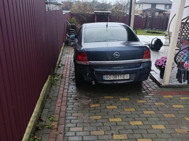 Серый Опель Астра, объемом двигателя 1.8 л и пробегом 201 тыс. км за 4800 $, фото 1 на Automoto.ua