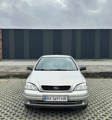 Серый Опель Астра, объемом двигателя 1.6 л и пробегом 179 тыс. км за 4000 $, фото 1 на Automoto.ua