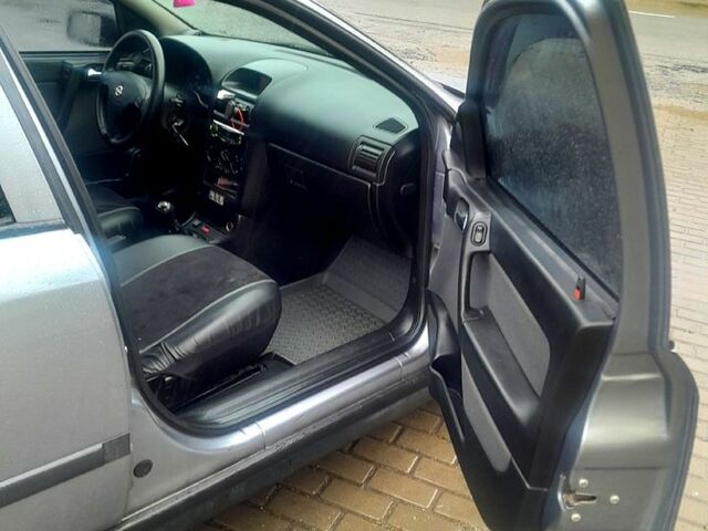 Сірий Опель Астра, об'ємом двигуна 1.6 л та пробігом 305 тис. км за 3500 $, фото 5 на Automoto.ua