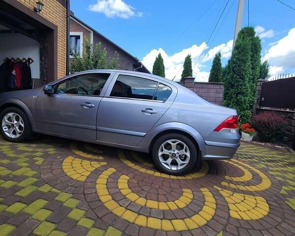 Серый Опель Астра, объемом двигателя 1.6 л и пробегом 30 тыс. км за 7200 $, фото 7 на Automoto.ua