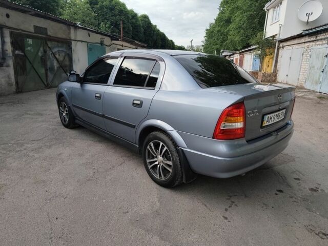 Серый Опель Астра, объемом двигателя 1.4 л и пробегом 73 тыс. км за 5200 $, фото 4 на Automoto.ua