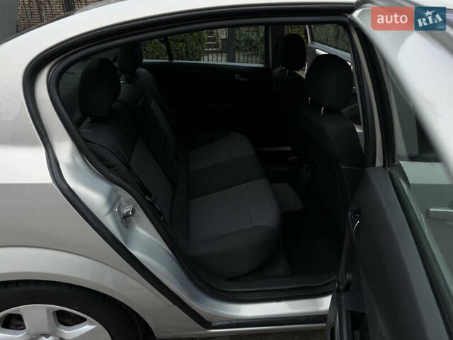 Сірий Опель Астра, об'ємом двигуна 1.6 л та пробігом 152 тис. км за 6000 $, фото 37 на Automoto.ua