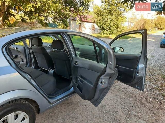 Серый Опель Астра, объемом двигателя 1.6 л и пробегом 117 тыс. км за 5550 $, фото 46 на Automoto.ua