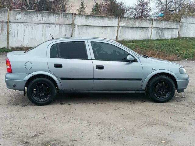 Серый Опель Астра, объемом двигателя 0 л и пробегом 122 тыс. км за 3500 $, фото 1 на Automoto.ua