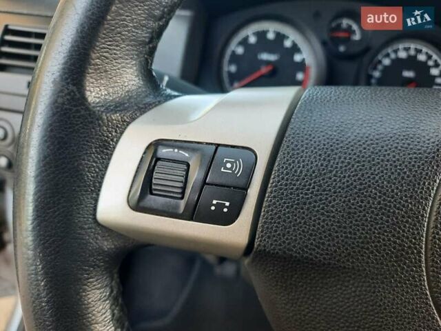 Серый Опель Астра, объемом двигателя 1.6 л и пробегом 117 тыс. км за 5550 $, фото 69 на Automoto.ua