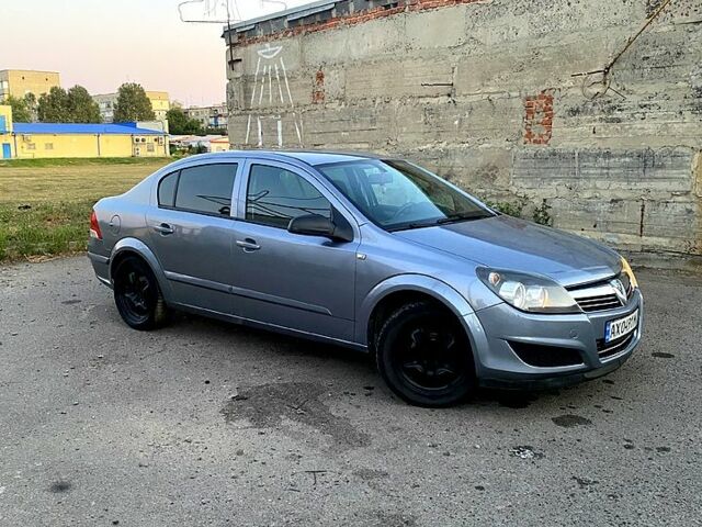 Серый Опель Астра, объемом двигателя 1.6 л и пробегом 123 тыс. км за 4350 $, фото 3 на Automoto.ua