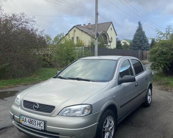 Серый Опель Астра, объемом двигателя 1.4 л и пробегом 104 тыс. км за 3900 $, фото 4 на Automoto.ua