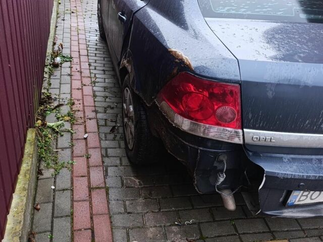 Серый Опель Астра, объемом двигателя 1.8 л и пробегом 201 тыс. км за 4800 $, фото 2 на Automoto.ua