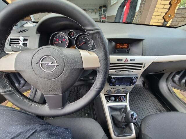 Серый Опель Астра, объемом двигателя 0 л и пробегом 30 тыс. км за 7200 $, фото 6 на Automoto.ua