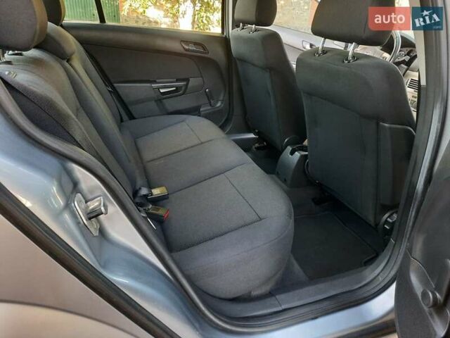 Серый Опель Астра, объемом двигателя 1.6 л и пробегом 117 тыс. км за 5550 $, фото 37 на Automoto.ua