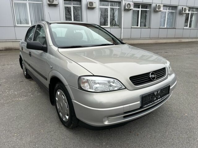 Серый Опель Астра, объемом двигателя 1.6 л и пробегом 83 тыс. км за 5950 $, фото 2 на Automoto.ua