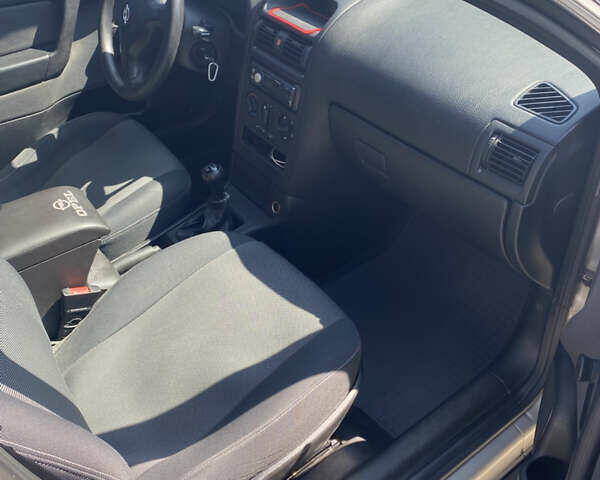 Сірий Опель Астра, об'ємом двигуна 1.4 л та пробігом 134 тис. км за 4999 $, фото 19 на Automoto.ua