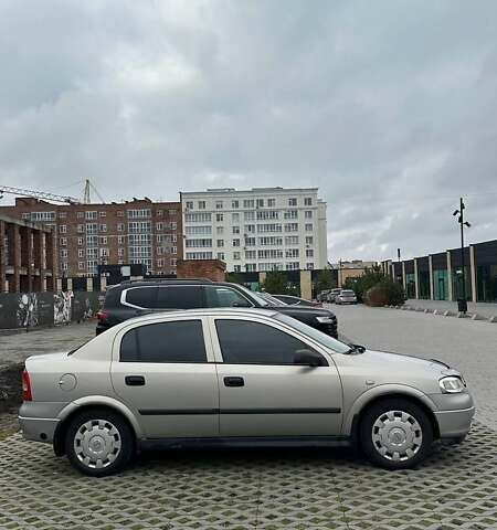 Серый Опель Астра, объемом двигателя 1.6 л и пробегом 179 тыс. км за 4000 $, фото 5 на Automoto.ua