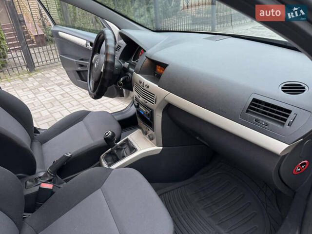 Сірий Опель Астра, об'ємом двигуна 1.6 л та пробігом 152 тис. км за 6000 $, фото 41 на Automoto.ua