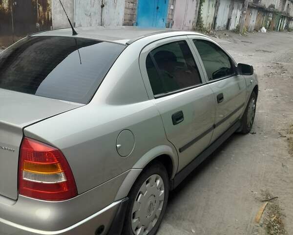Сірий Опель Астра, об'ємом двигуна 1.4 л та пробігом 224 тис. км за 3900 $, фото 3 на Automoto.ua