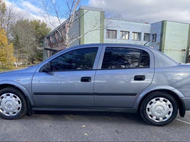 Серый Опель Астра, объемом двигателя 1.6 л и пробегом 200 тыс. км за 4200 $, фото 4 на Automoto.ua