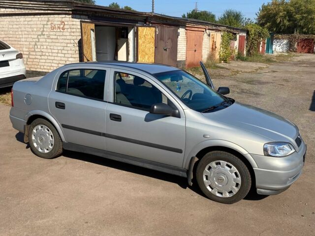 Серый Опель Астра, объемом двигателя 1.4 л и пробегом 100 тыс. км за 4700 $, фото 9 на Automoto.ua