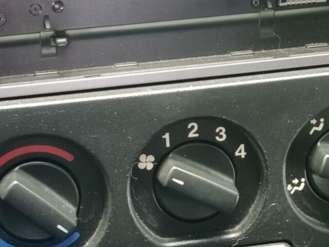 Серый Опель Астра, объемом двигателя 1.6 л и пробегом 180 тыс. км за 5000 $, фото 6 на Automoto.ua