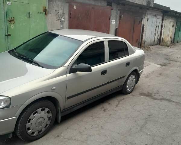 Сірий Опель Астра, об'ємом двигуна 1.4 л та пробігом 224 тис. км за 3900 $, фото 2 на Automoto.ua