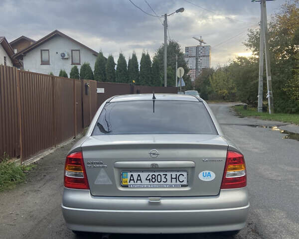 Серый Опель Астра, объемом двигателя 1.4 л и пробегом 104 тыс. км за 3900 $, фото 3 на Automoto.ua