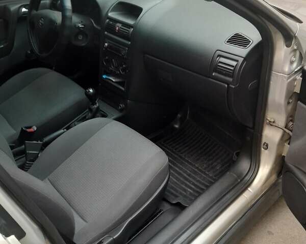 Сірий Опель Астра, об'ємом двигуна 1.4 л та пробігом 224 тис. км за 3900 $, фото 5 на Automoto.ua