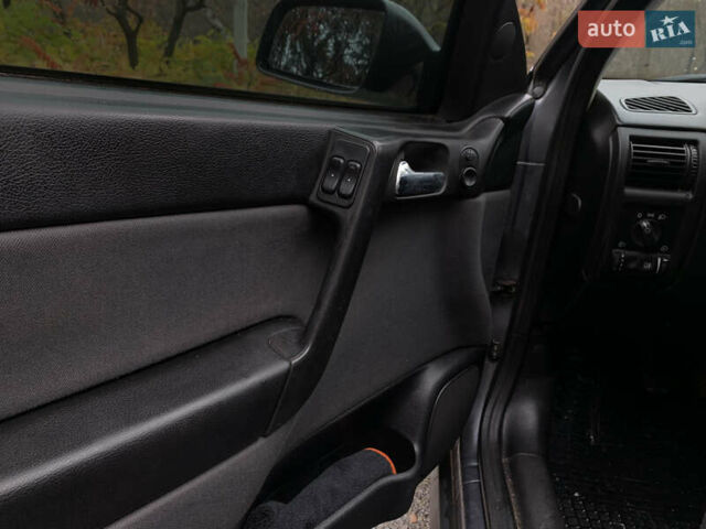 Опель Астра 2008 у Червоноград на Automoto.ua Сірий Опель Астра, об'ємом двигуна 1.6 л та пробігом 193 тис. км за 5300 $, фото 8 на Automoto.ua