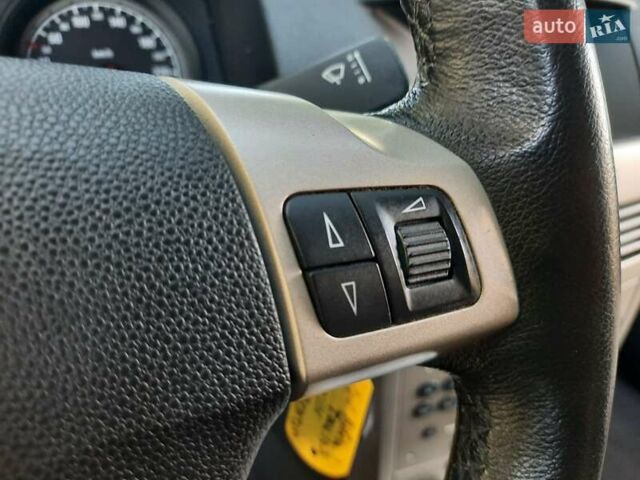 Серый Опель Астра, объемом двигателя 1.6 л и пробегом 117 тыс. км за 5550 $, фото 87 на Automoto.ua