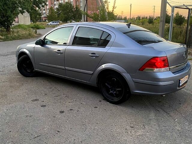 Серый Опель Астра, объемом двигателя 1.6 л и пробегом 123 тыс. км за 4350 $, фото 1 на Automoto.ua