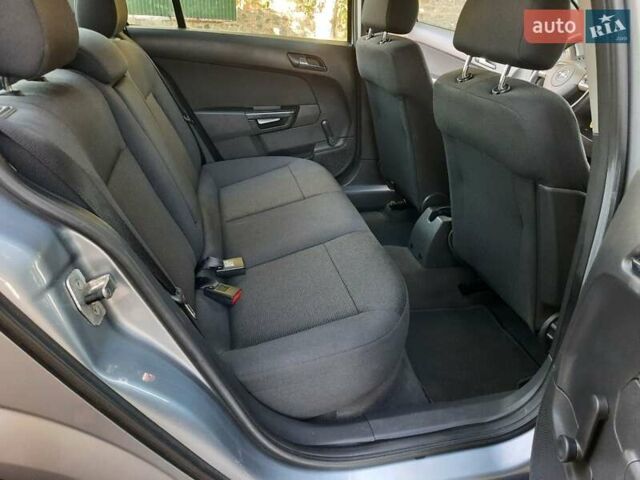 Серый Опель Астра, объемом двигателя 1.6 л и пробегом 117 тыс. км за 5550 $, фото 36 на Automoto.ua