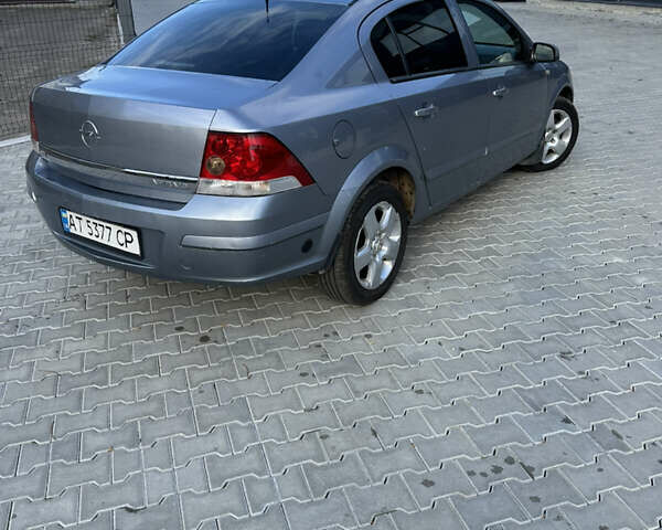 Опель Астра 2008 в Ивано-Франковске на Automoto.ua Серый Опель Астра, объемом двигателя 1.8 л и пробегом 300 тыс. км за 3900 $, фото 4 на Automoto.ua