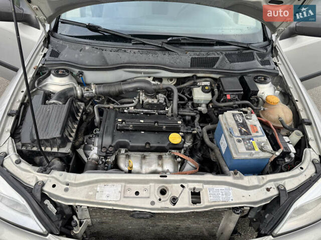 Серый Опель Астра, объемом двигателя 1.4 л и пробегом 200 тыс. км за 4200 $, фото 25 на Automoto.ua