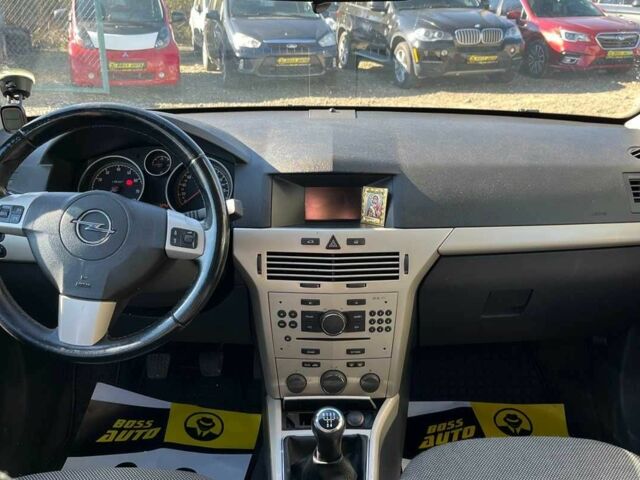 Серый Опель Астра, объемом двигателя 1.6 л и пробегом 212 тыс. км за 5750 $, фото 9 на Automoto.ua