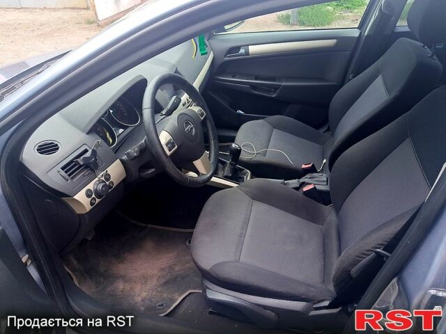 Серый Опель Астра, объемом двигателя 1.6 л и пробегом 122 тыс. км за 4000 $, фото 3 на Automoto.ua