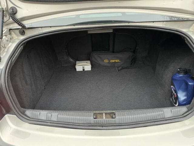 Серый Опель Астра, объемом двигателя 1.6 л и пробегом 152 тыс. км за 6000 $, фото 23 на Automoto.ua