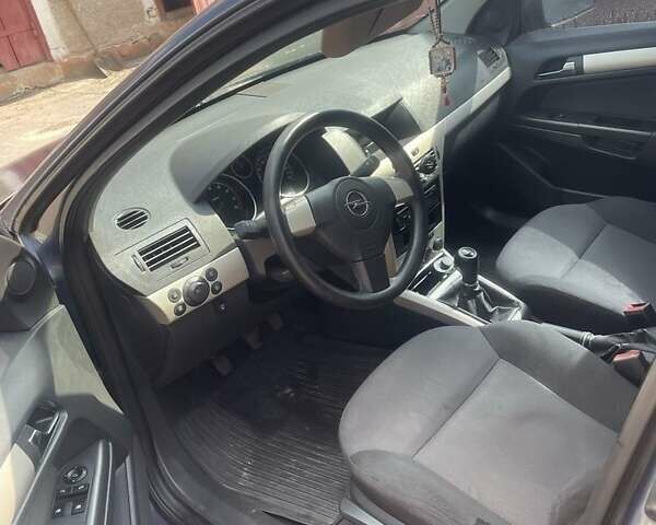 Серый Опель Астра, объемом двигателя 1.6 л и пробегом 217 тыс. км за 4200 $, фото 3 на Automoto.ua