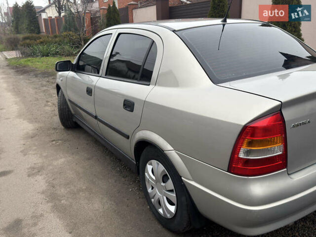 Сірий Опель Астра, об'ємом двигуна 1.4 л та пробігом 218 тис. км за 4000 $, фото 9 на Automoto.ua
