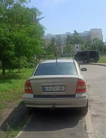 Серый Опель Астра, объемом двигателя 1.4 л и пробегом 387 тыс. км за 3700 $, фото 4 на Automoto.ua