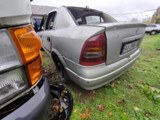 Опель Астра 2008 в Киеве на Automoto.ua Серый Опель Астра, объемом двигателя 1.4 л и пробегом 500 тыс. км за 900 $, фото 1 на Automoto.ua