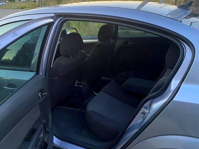 Серый Опель Астра, объемом двигателя 1.6 л и пробегом 123 тыс. км за 4350 $, фото 5 на Automoto.ua