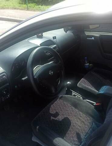 Серый Опель Астра, объемом двигателя 1.4 л и пробегом 387 тыс. км за 3700 $, фото 3 на Automoto.ua